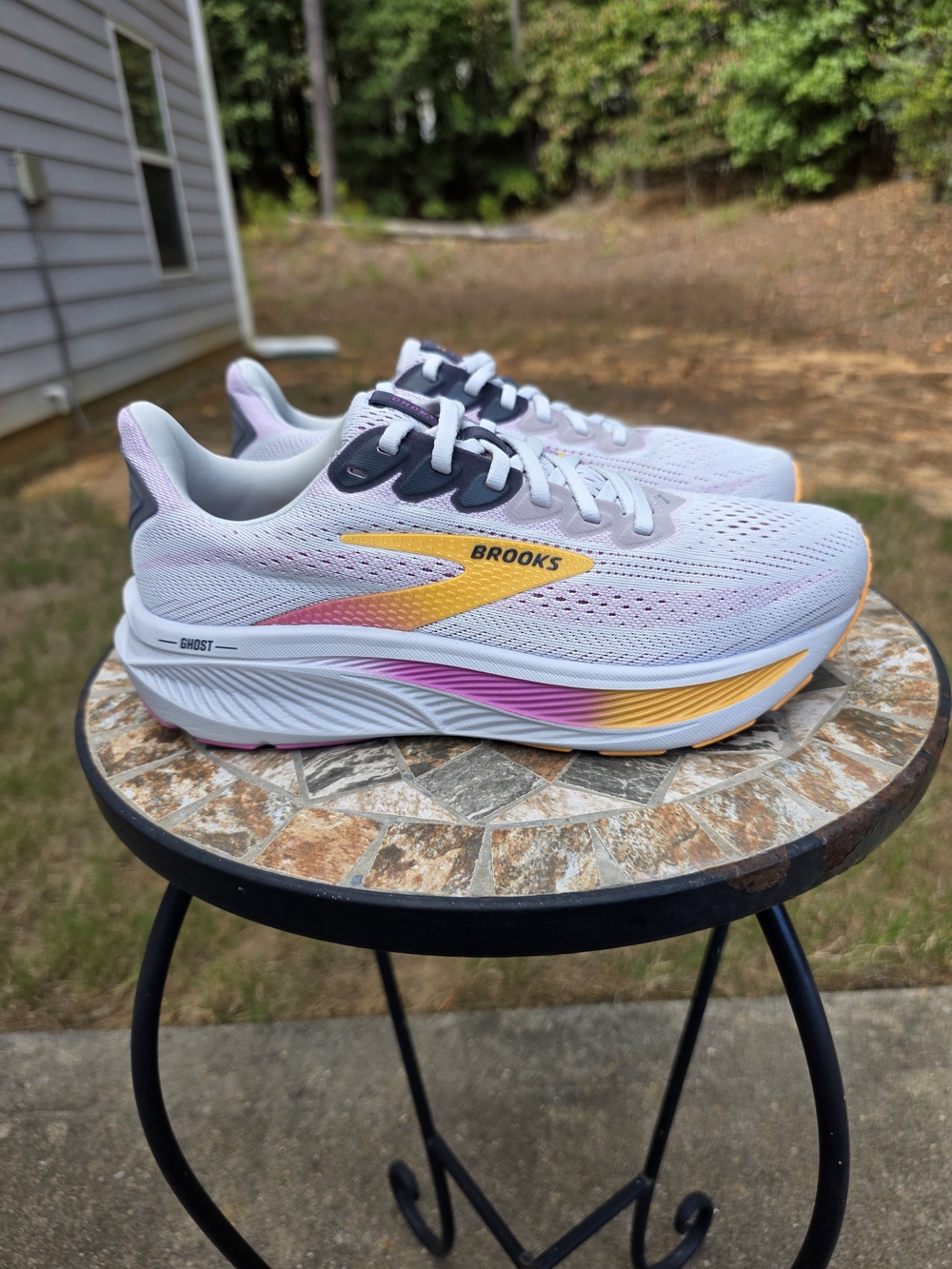 Brooks Ghost 17 1204311D070 Oyster/Apricot Running Shoes Women's Sz 7.5 D Wide